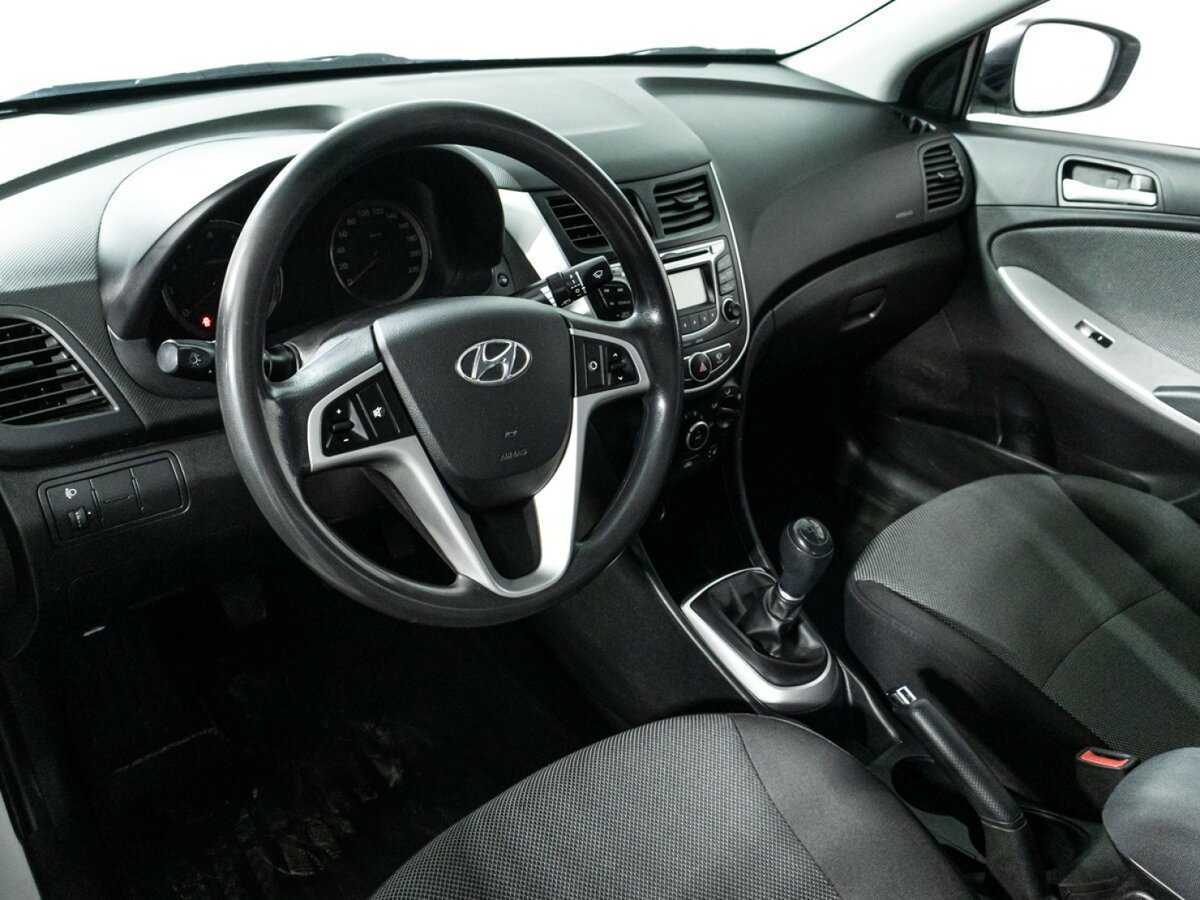 Купить Hyundai Solaris с пробегом. Фото: #10