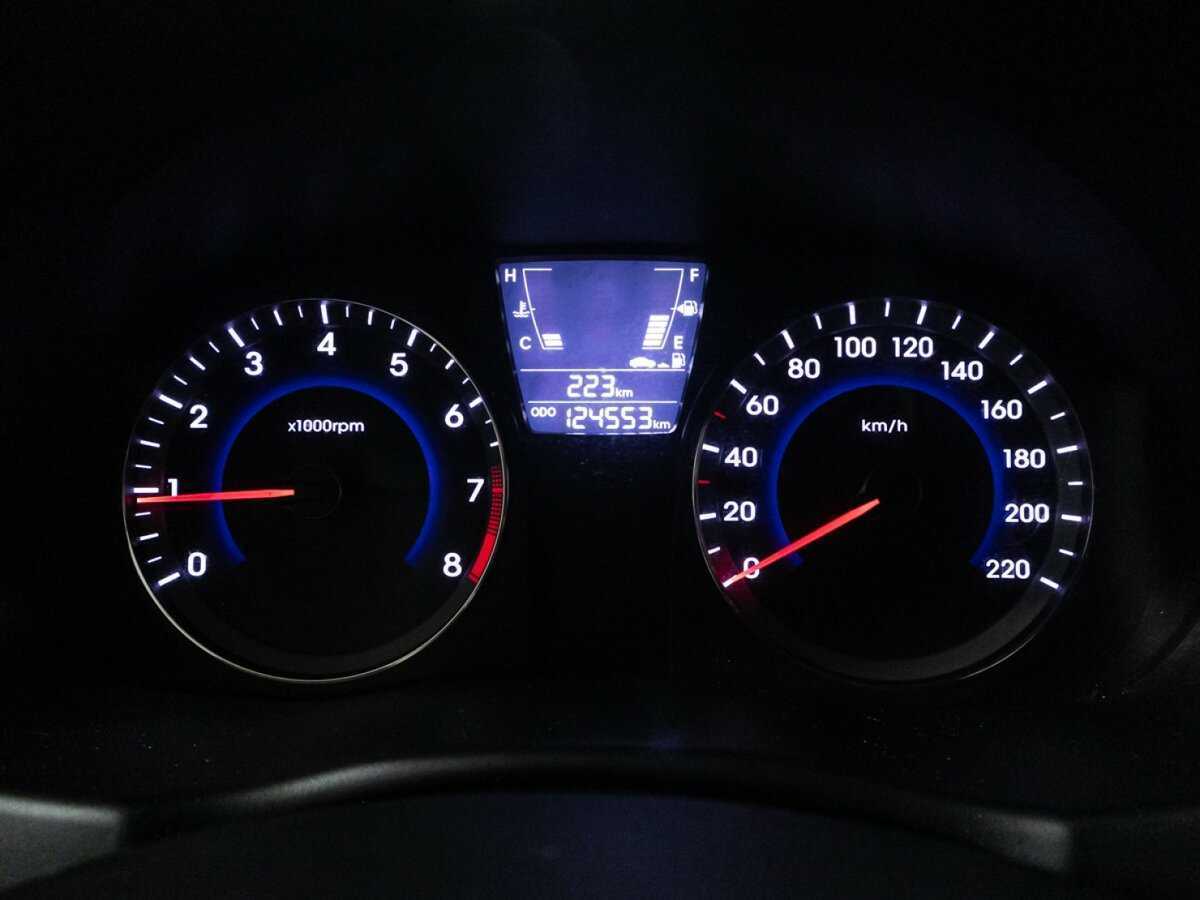 Купить Hyundai Solaris с пробегом. Фото: #11