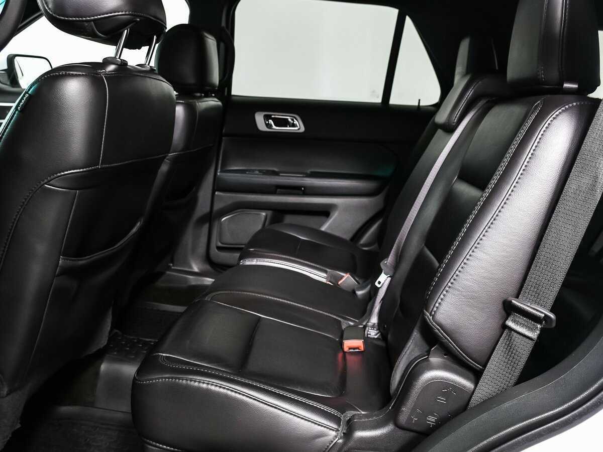 Купить Ford Explorer с пробегом. Фото: #12
