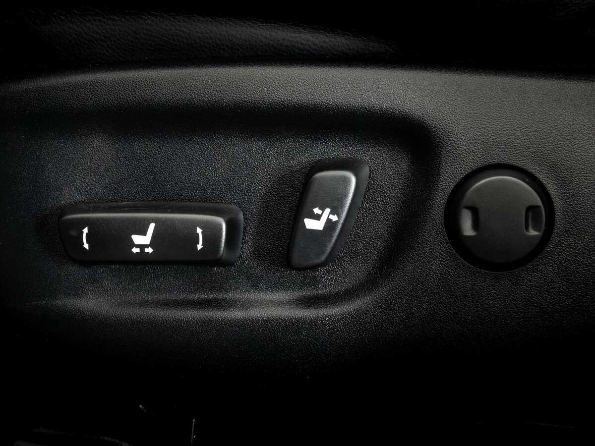 Купить Toyota RAV4 с пробегом. Фото: #10