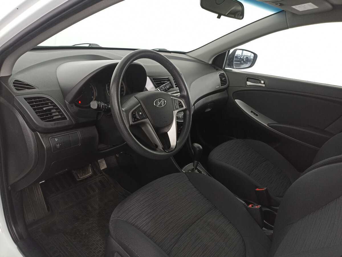 Купить Hyundai Solaris с пробегом. Фото: #12