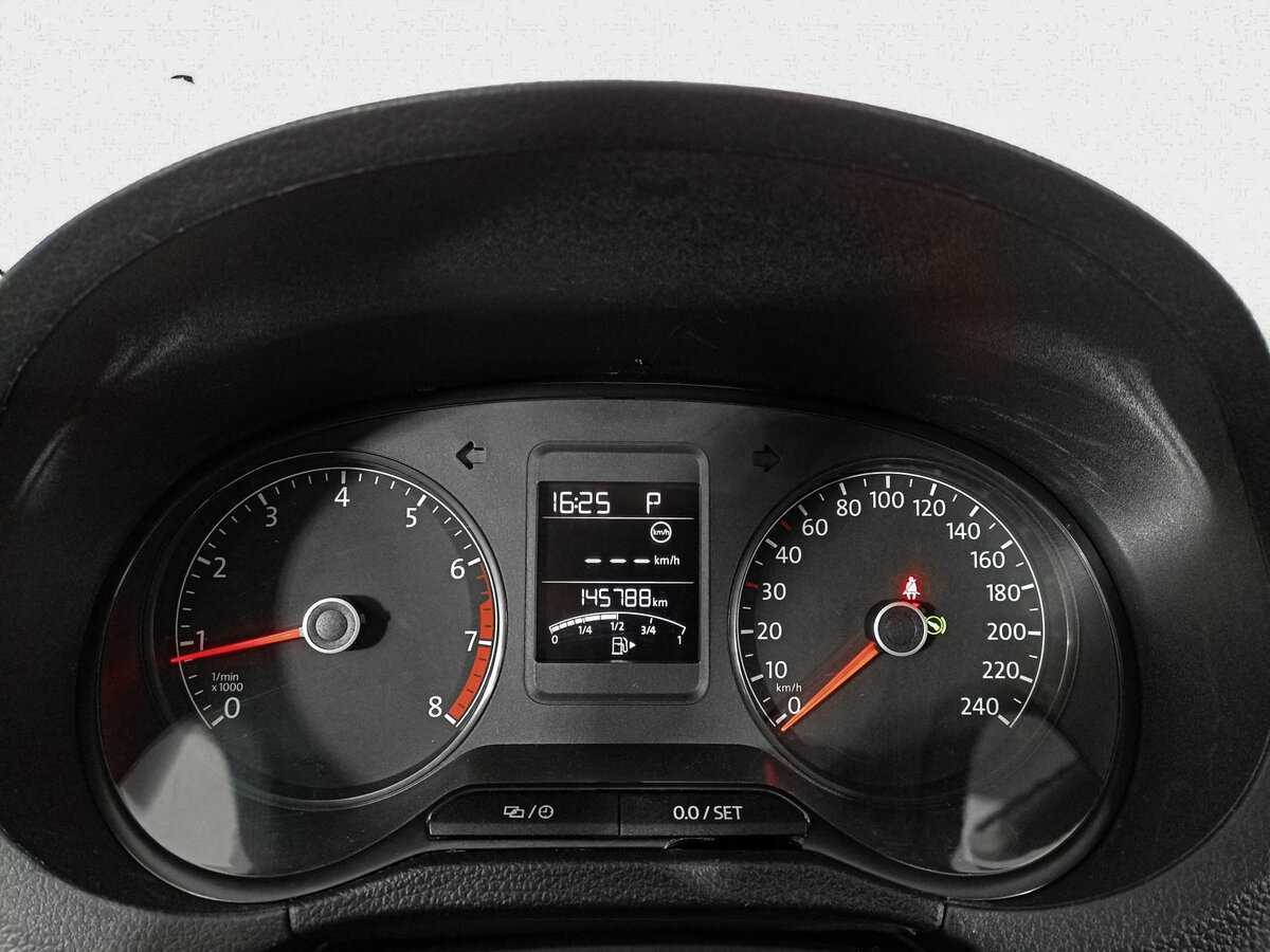 Купить Volkswagen Polo с пробегом. Фото: #12