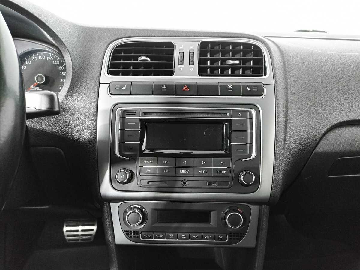 Купить Volkswagen Polo с пробегом. Фото: #14