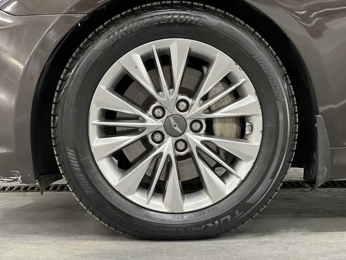Купить Hyundai Genesis с пробегом. Фото: #16
