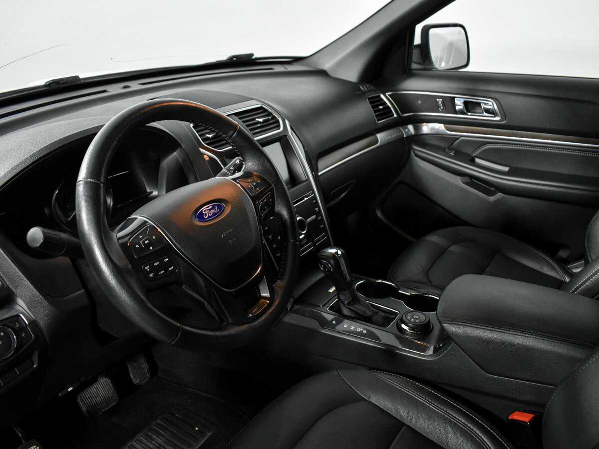 Купить Ford Explorer с пробегом. Фото: #8