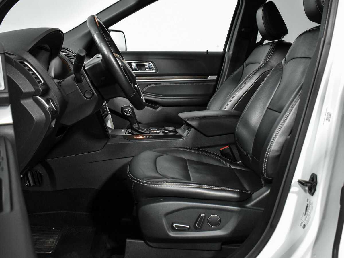 Купить Ford Explorer с пробегом. Фото: #12