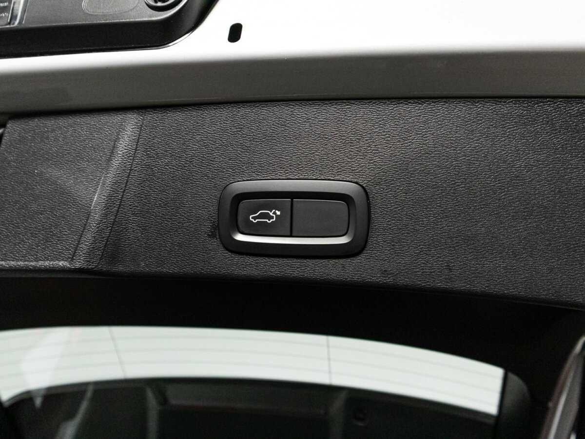 Купить Volvo XC40 с пробегом. Фото: #15