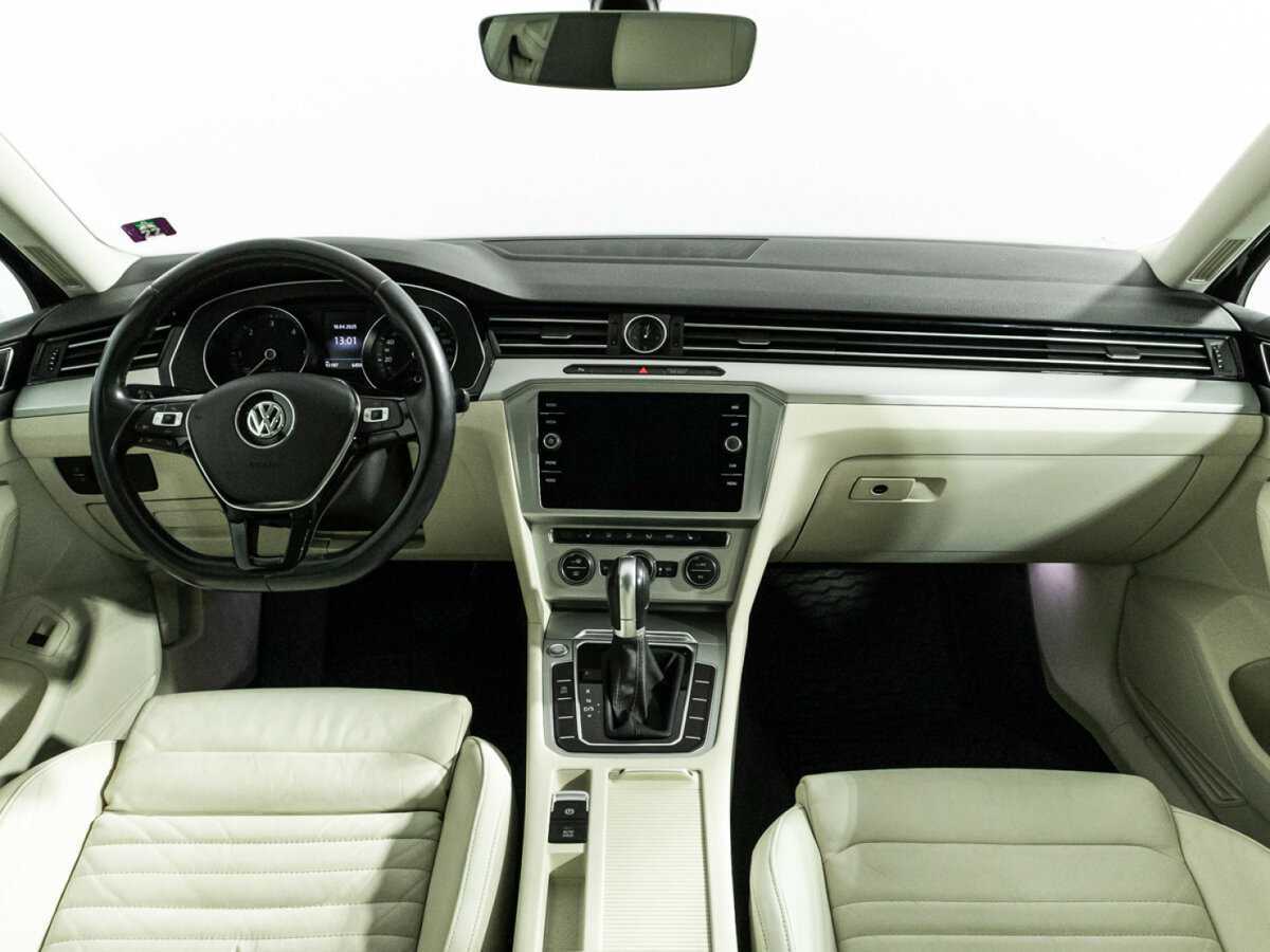Купить Volkswagen Passat с пробегом. Фото: #12