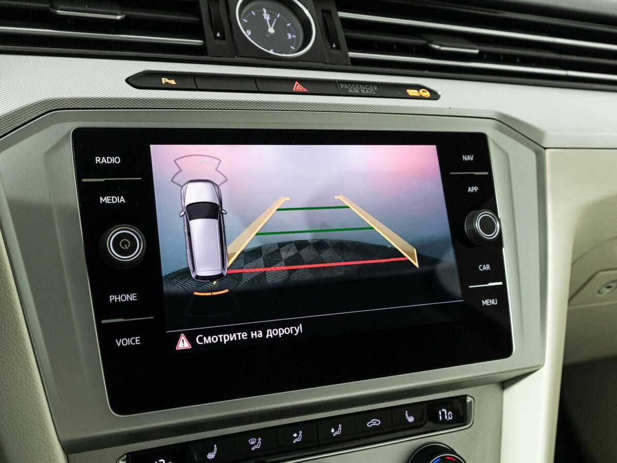 Купить Volkswagen Passat с пробегом. Фото: #17