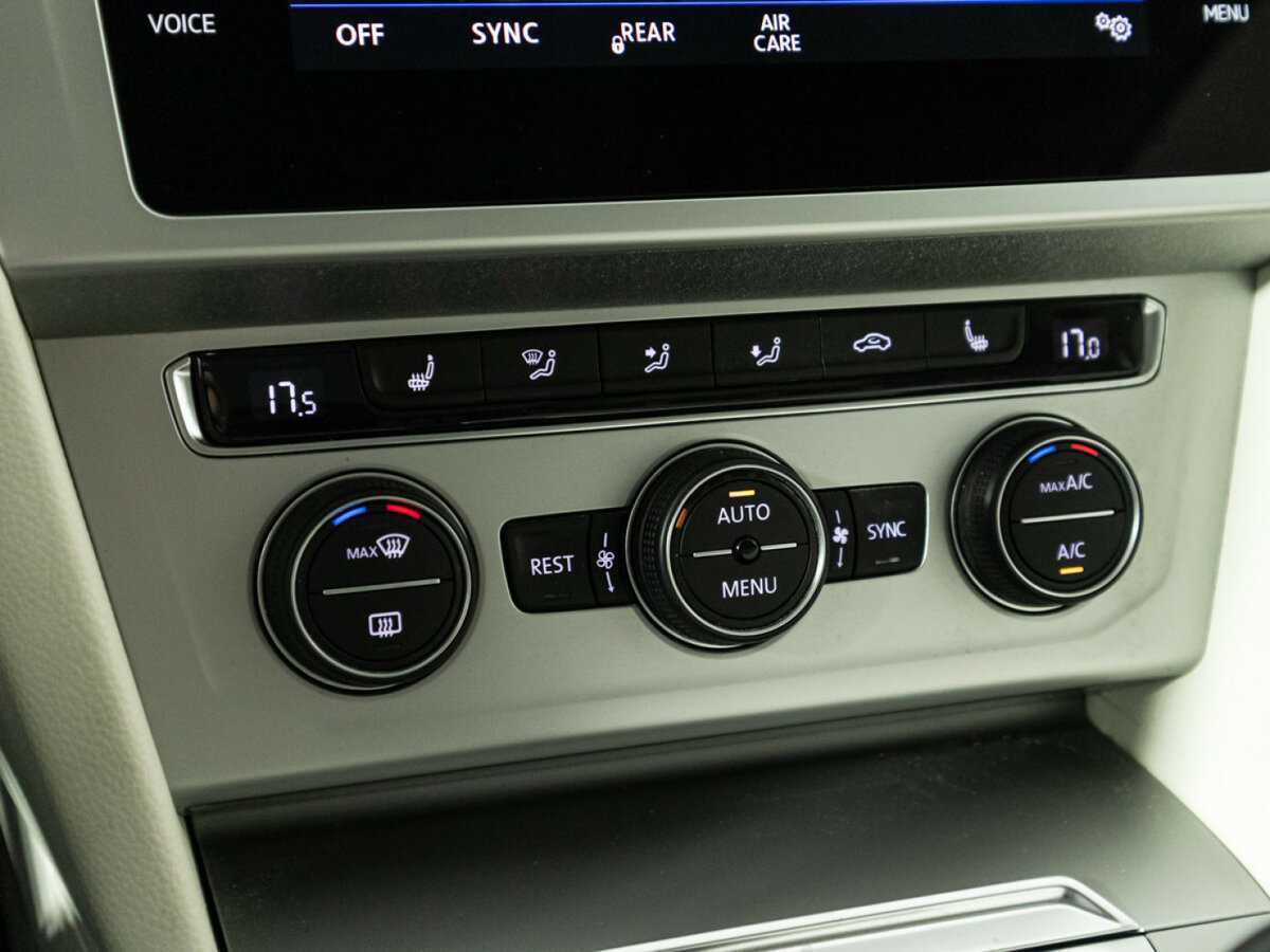 Купить Volkswagen Passat с пробегом. Фото: #20