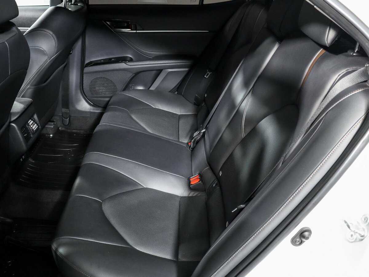 Купить Toyota Camry с пробегом. Фото: #9