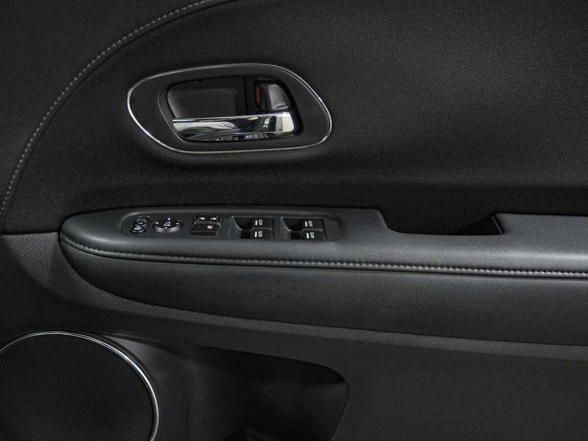 Купить Honda Vezel с пробегом. Фото: #12