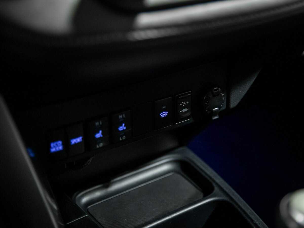 Купить Toyota RAV4 с пробегом. Фото: #12