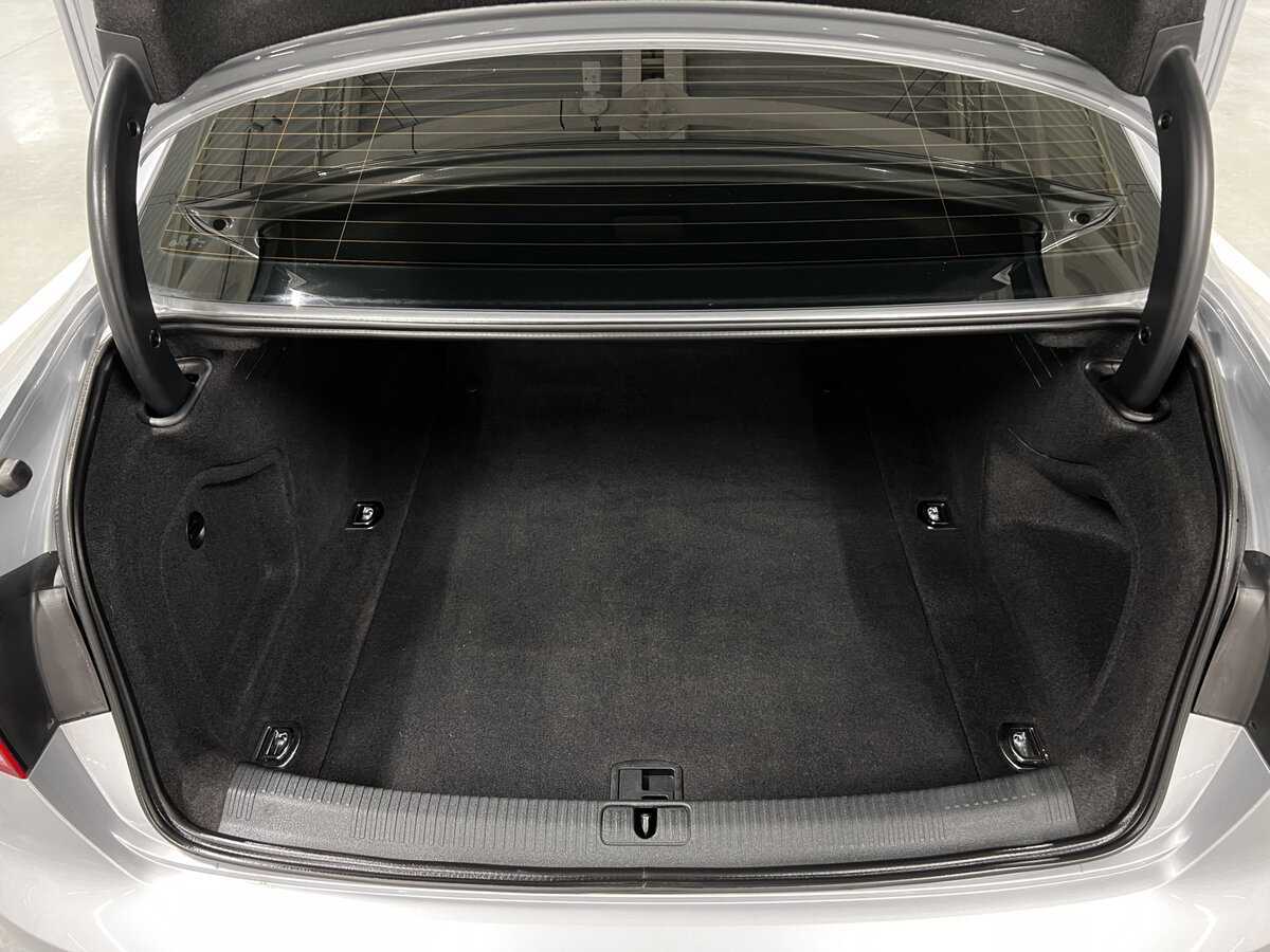 Купить Audi A4 с пробегом. Фото: #9