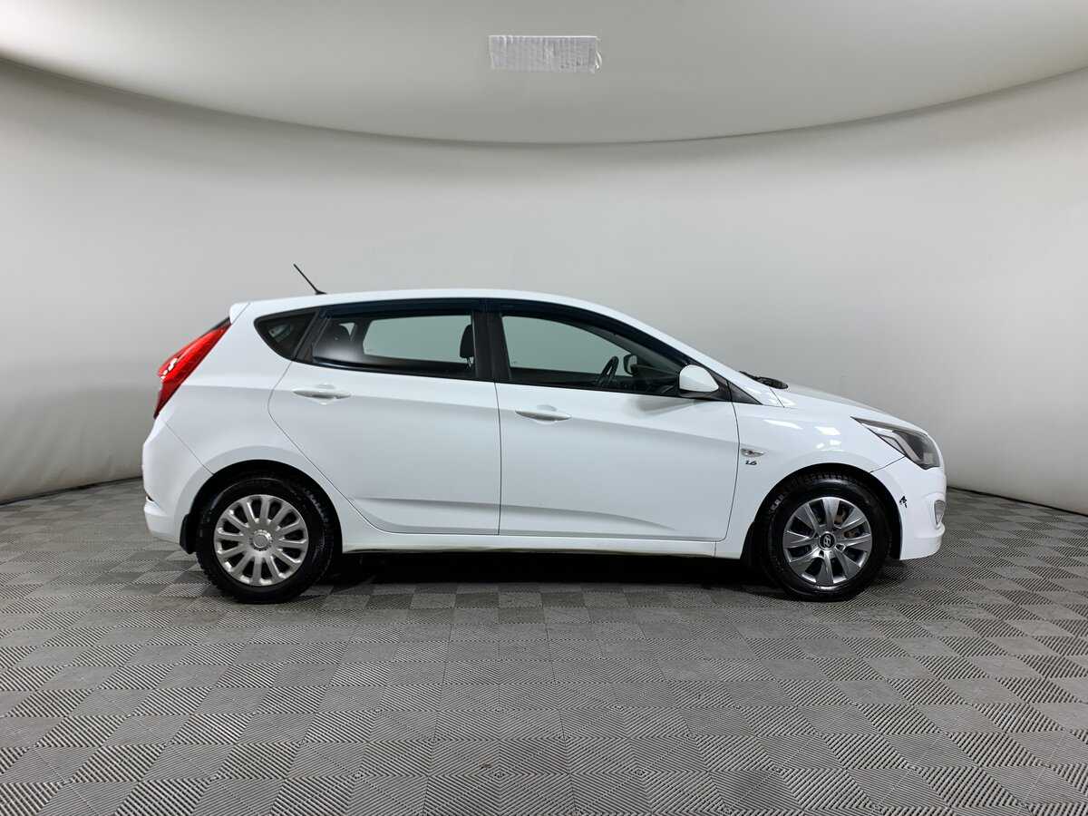 Купить Hyundai Solaris с пробегом. Фото: #3