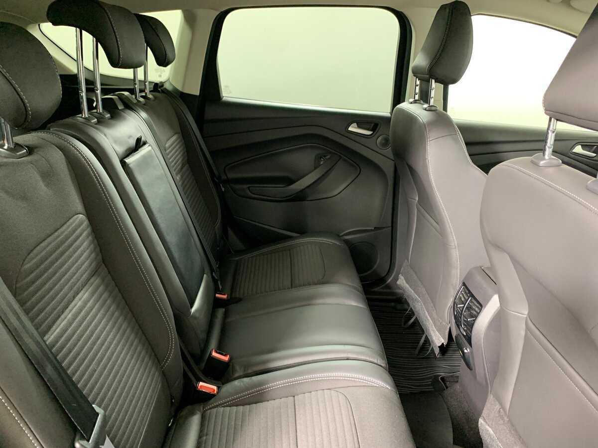 Купить Ford Kuga с пробегом. Фото: #17