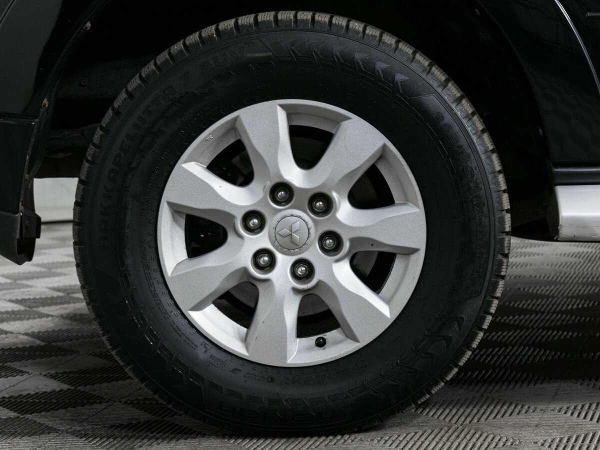 Купить Mitsubishi Pajero с пробегом. Фото: #14