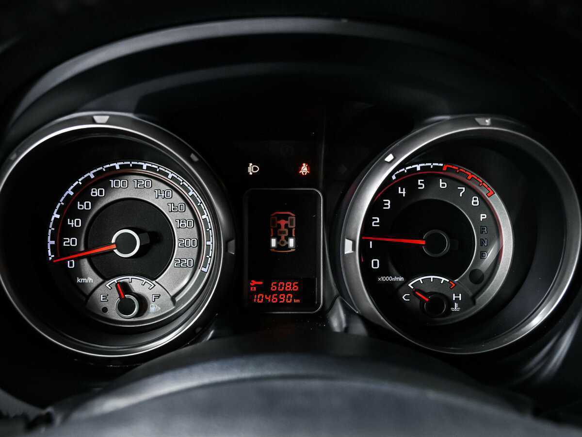 Купить Mitsubishi Pajero с пробегом. Фото: #9