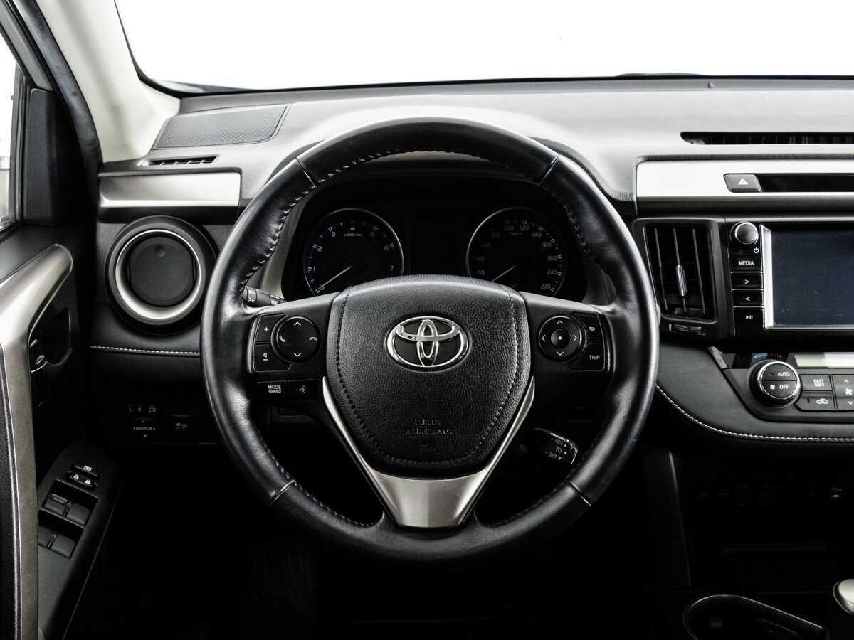 Купить Toyota RAV4 с пробегом. Фото: #9