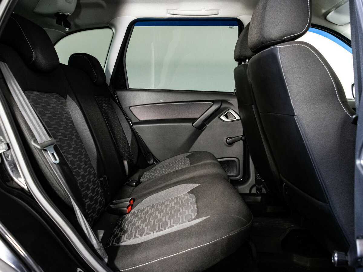 Купить Lada (ВАЗ) Granta с пробегом. Фото: #10