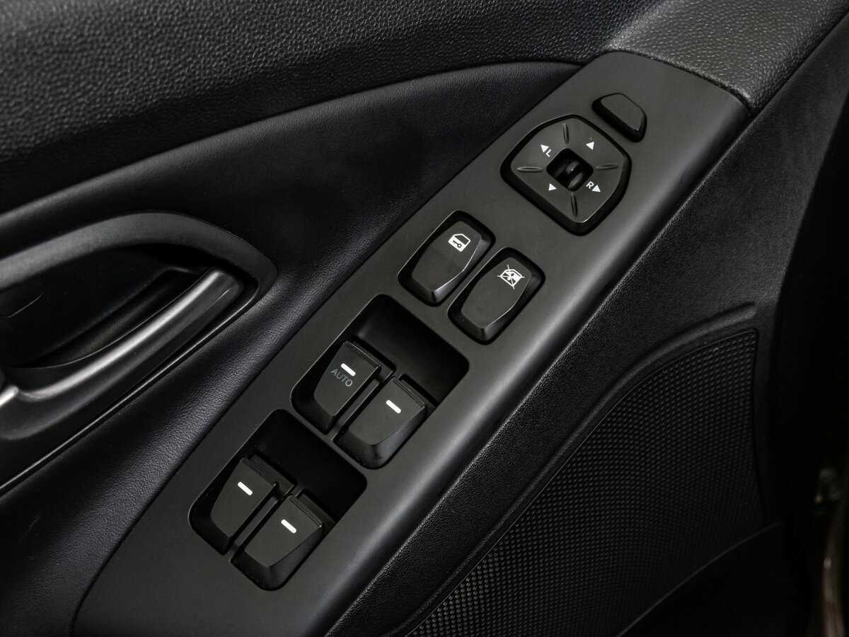 Купить Hyundai ix35 с пробегом. Фото: #20