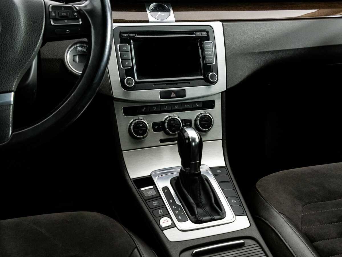 Купить Volkswagen Passat с пробегом. Фото: #10