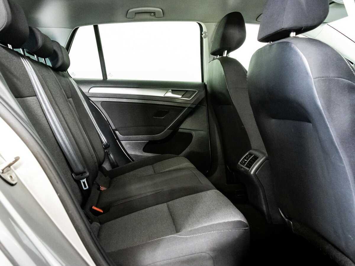 Купить Volkswagen Golf с пробегом. Фото: #11