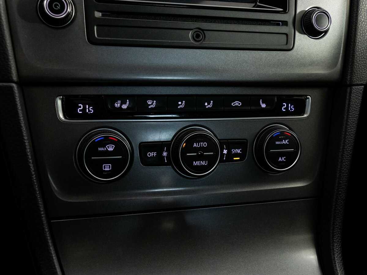 Купить Volkswagen Golf с пробегом. Фото: #12