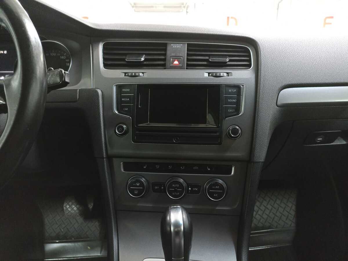 Купить Volkswagen Golf с пробегом. Фото: #14
