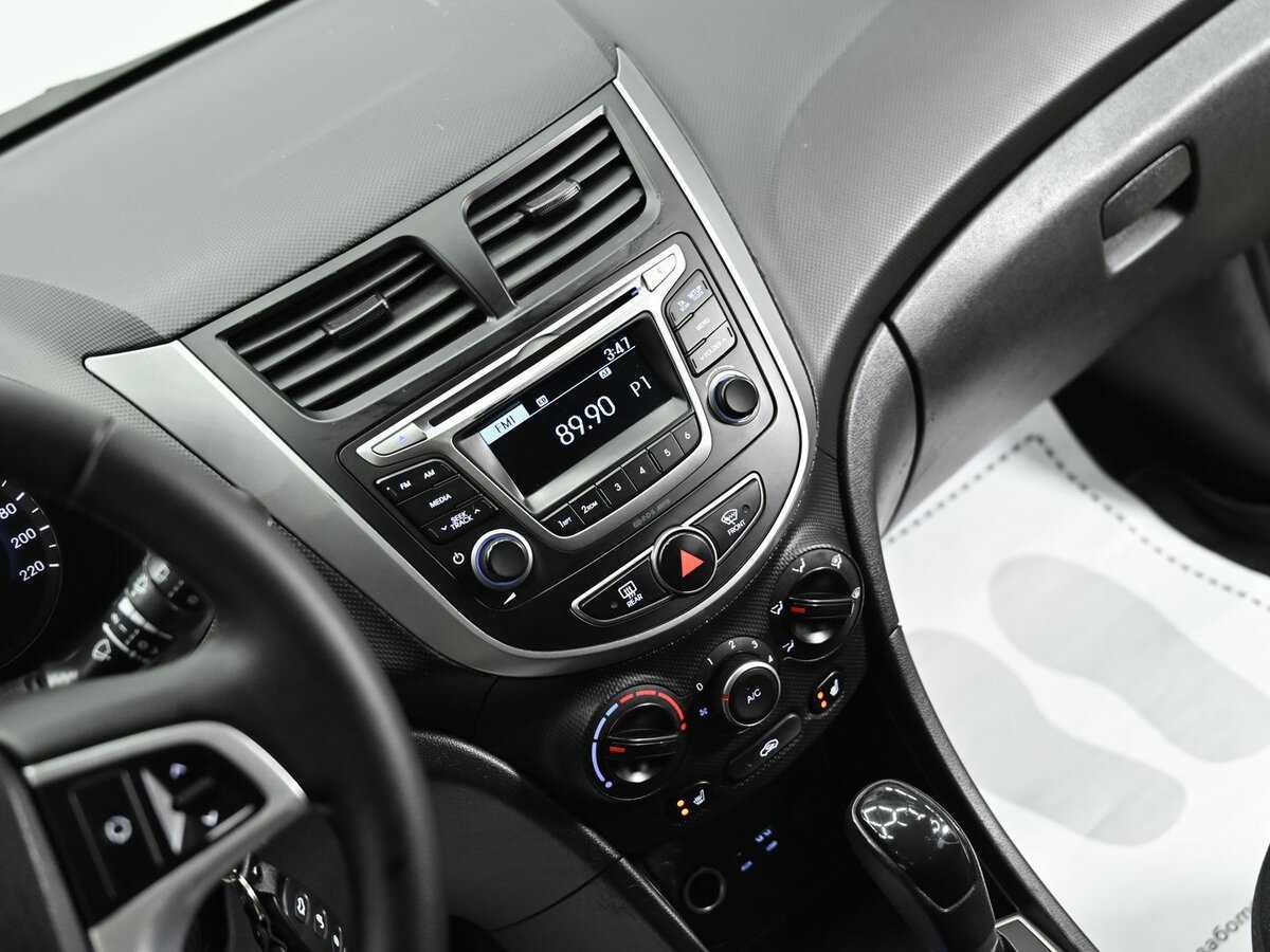 Купить Hyundai Solaris с пробегом. Фото: #9