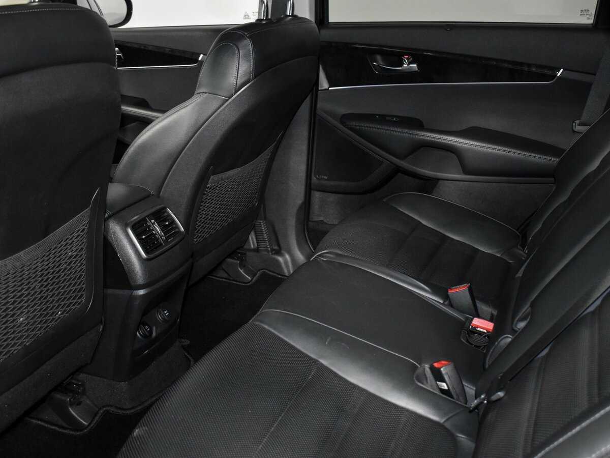Купить Kia Sorento с пробегом. Фото: #8