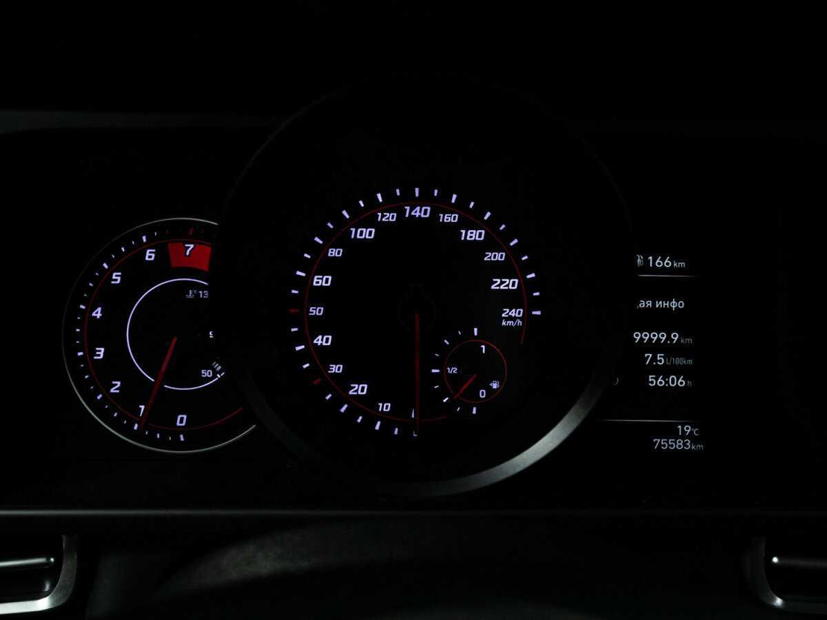 Купить Hyundai Elantra с пробегом. Фото: #11