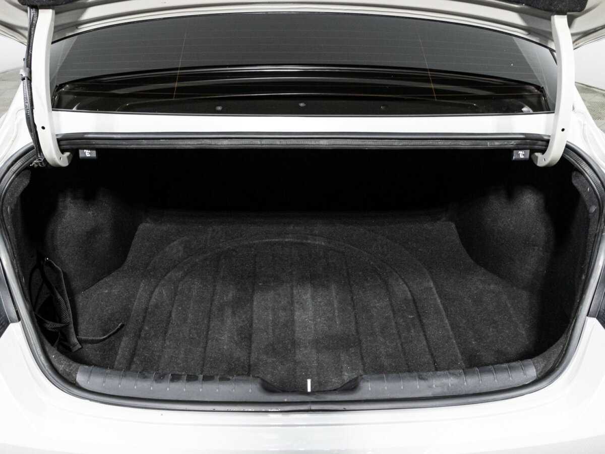 Купить Hyundai Elantra с пробегом. Фото: #14