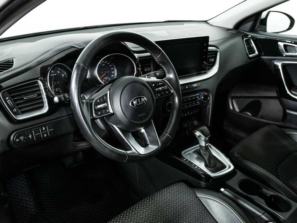 Купить Kia Ceed с пробегом. Фото: #9