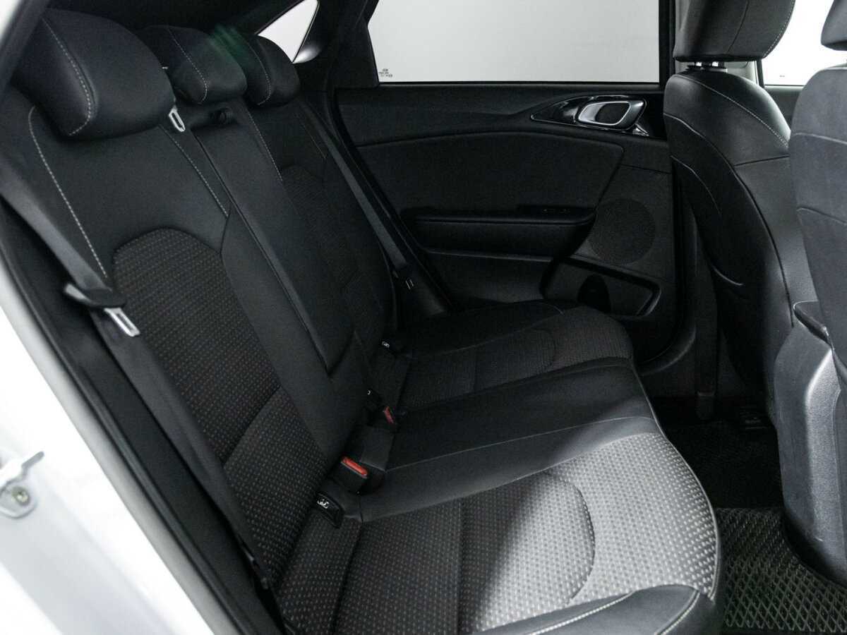 Купить Kia Ceed с пробегом. Фото: #28