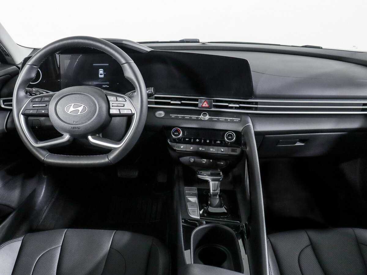 Купить Hyundai Elantra с пробегом. Фото: #8