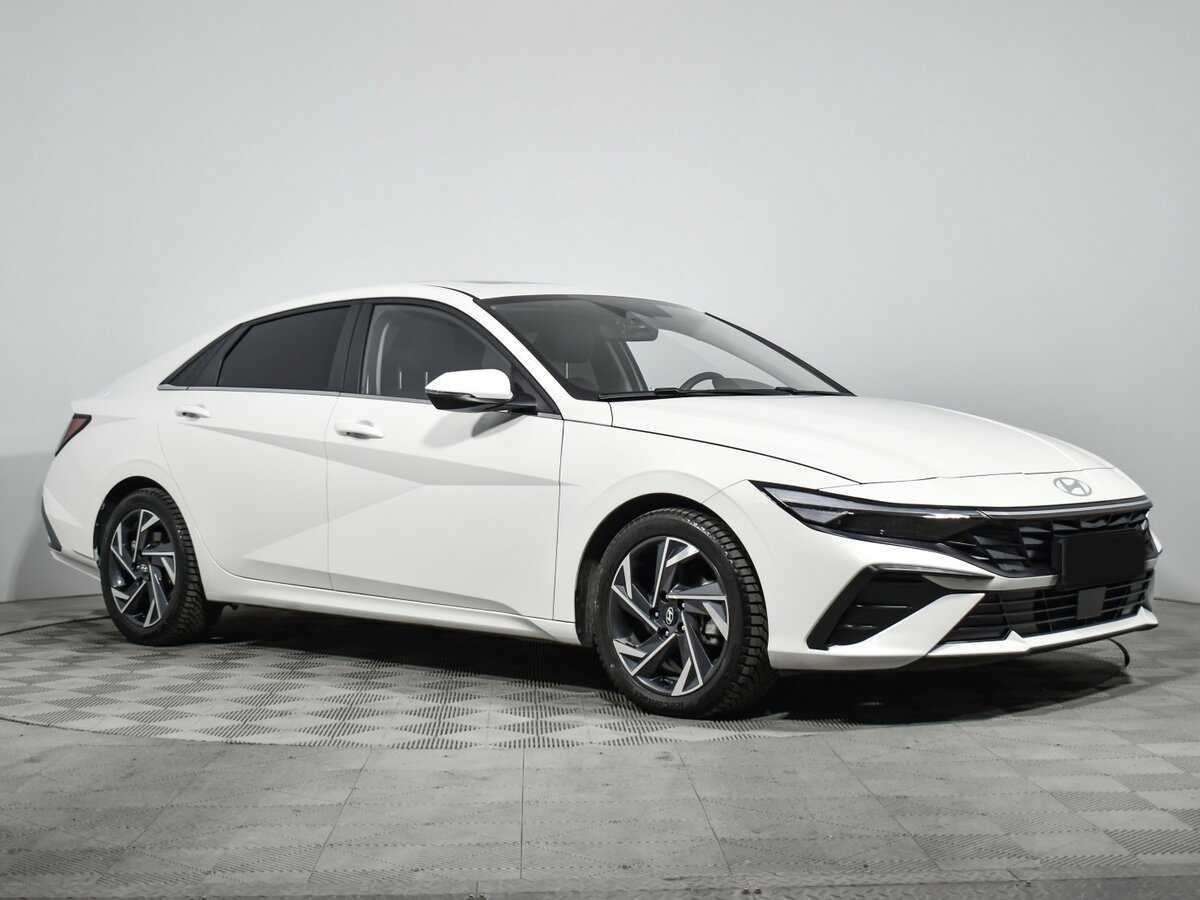 Купить Hyundai Elantra с пробегом. Фото: #2