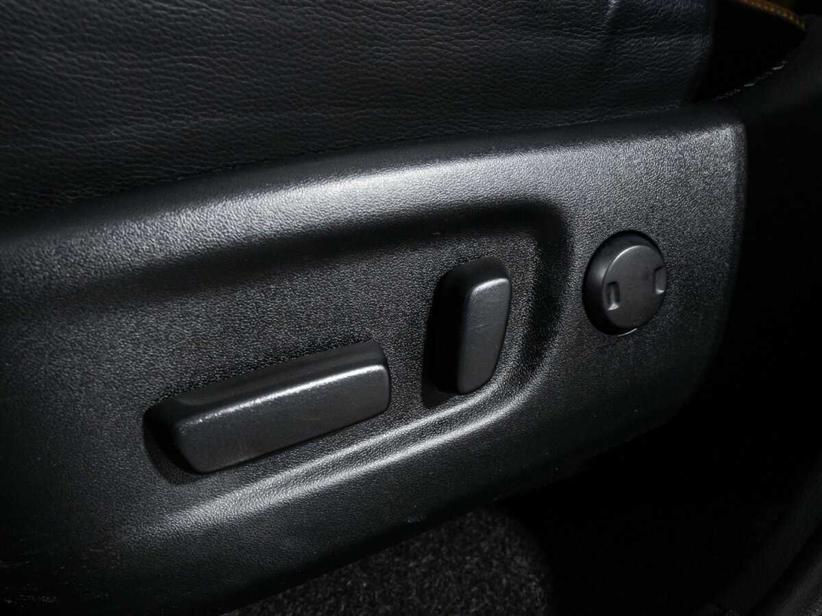 Купить Toyota RAV4 с пробегом. Фото: #15