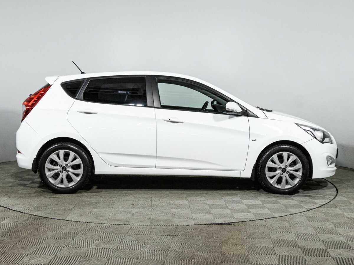 Купить Hyundai Solaris с пробегом. Фото: #2