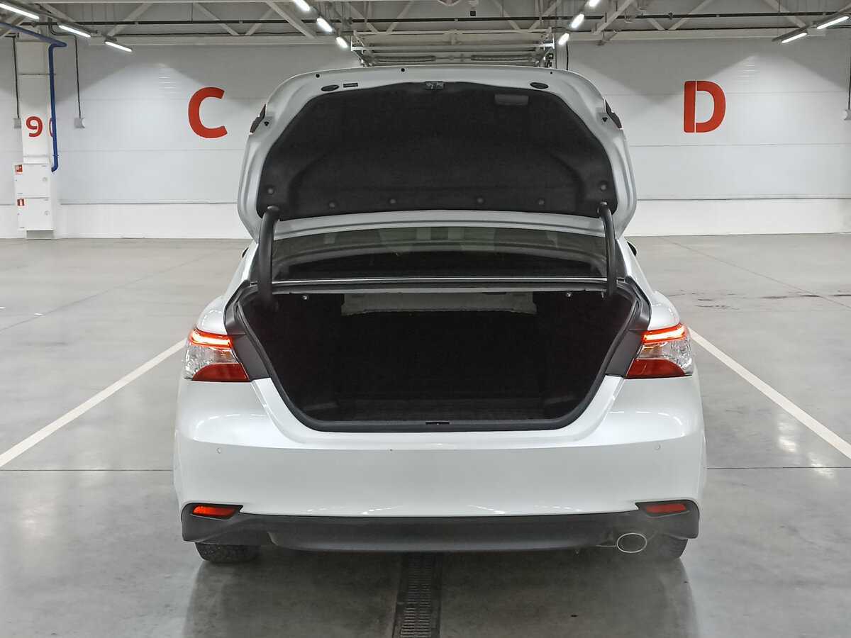Купить Toyota Camry с пробегом. Фото: #9