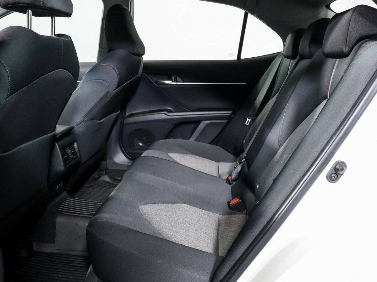 Купить Toyota Camry с пробегом. Фото: #9