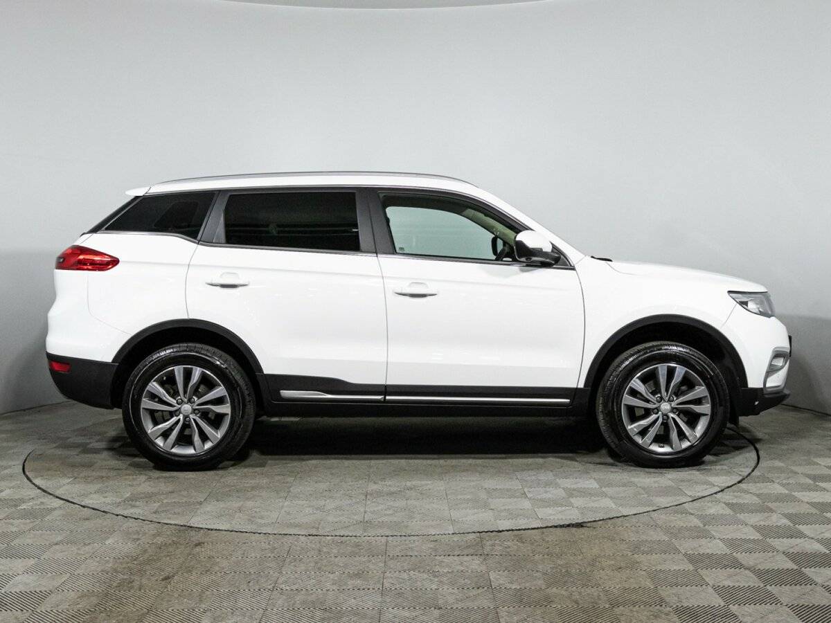 Купить Geely Atlas с пробегом. Фото: #1
