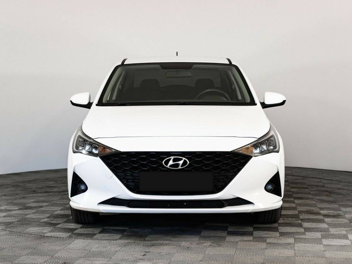 Купить Hyundai Solaris с пробегом. Фото: #1