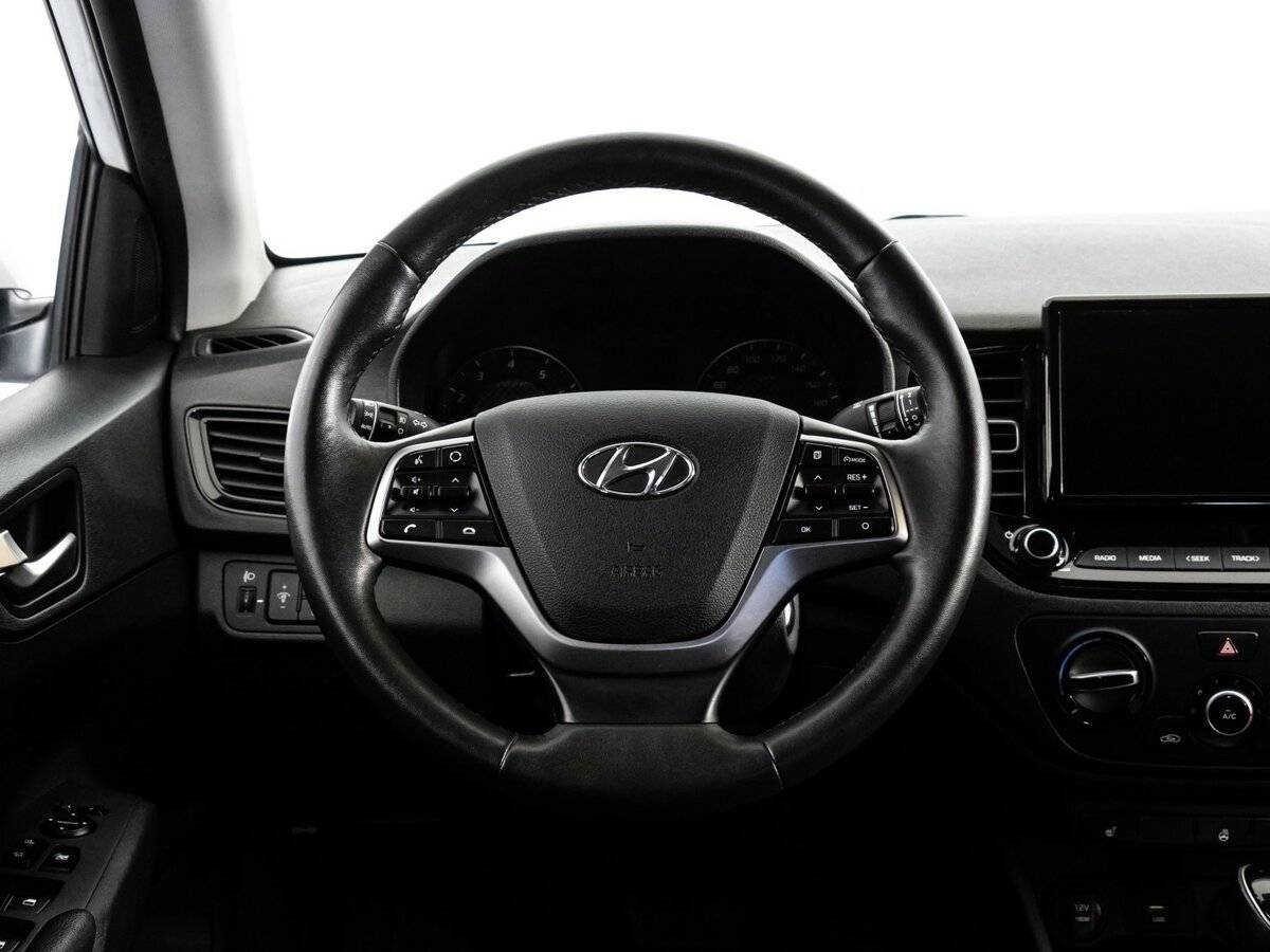 Купить Hyundai Solaris с пробегом. Фото: #8