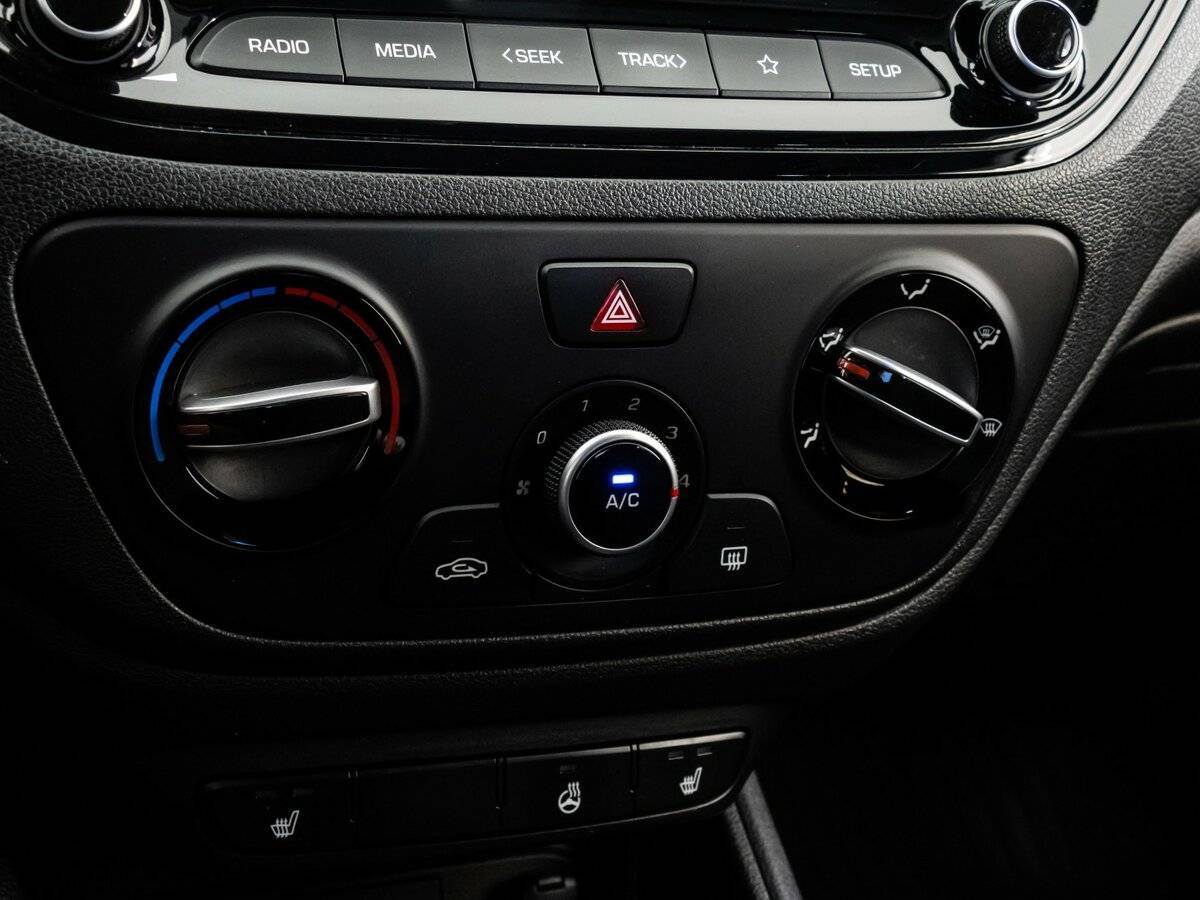 Купить Hyundai Solaris с пробегом. Фото: #12