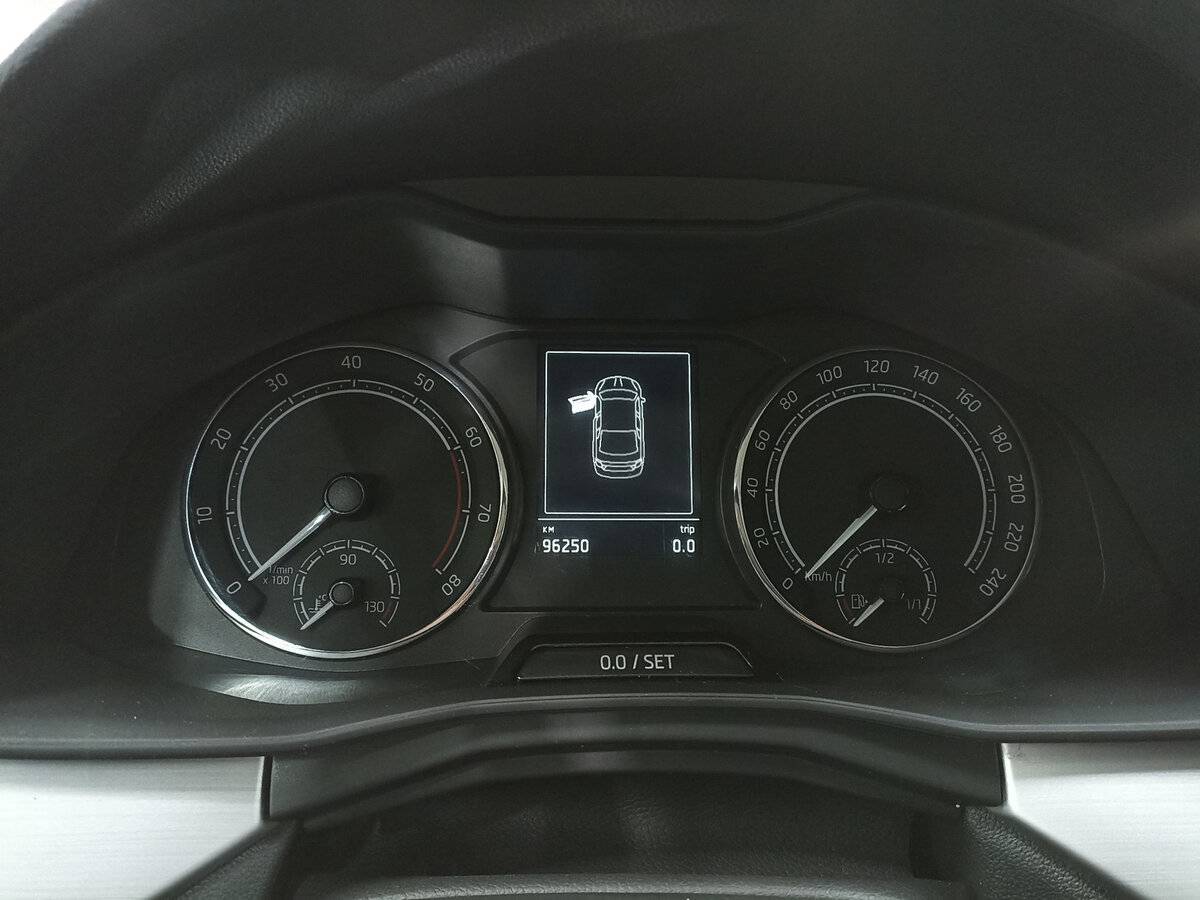 Купить Skoda Rapid с пробегом. Фото: #12