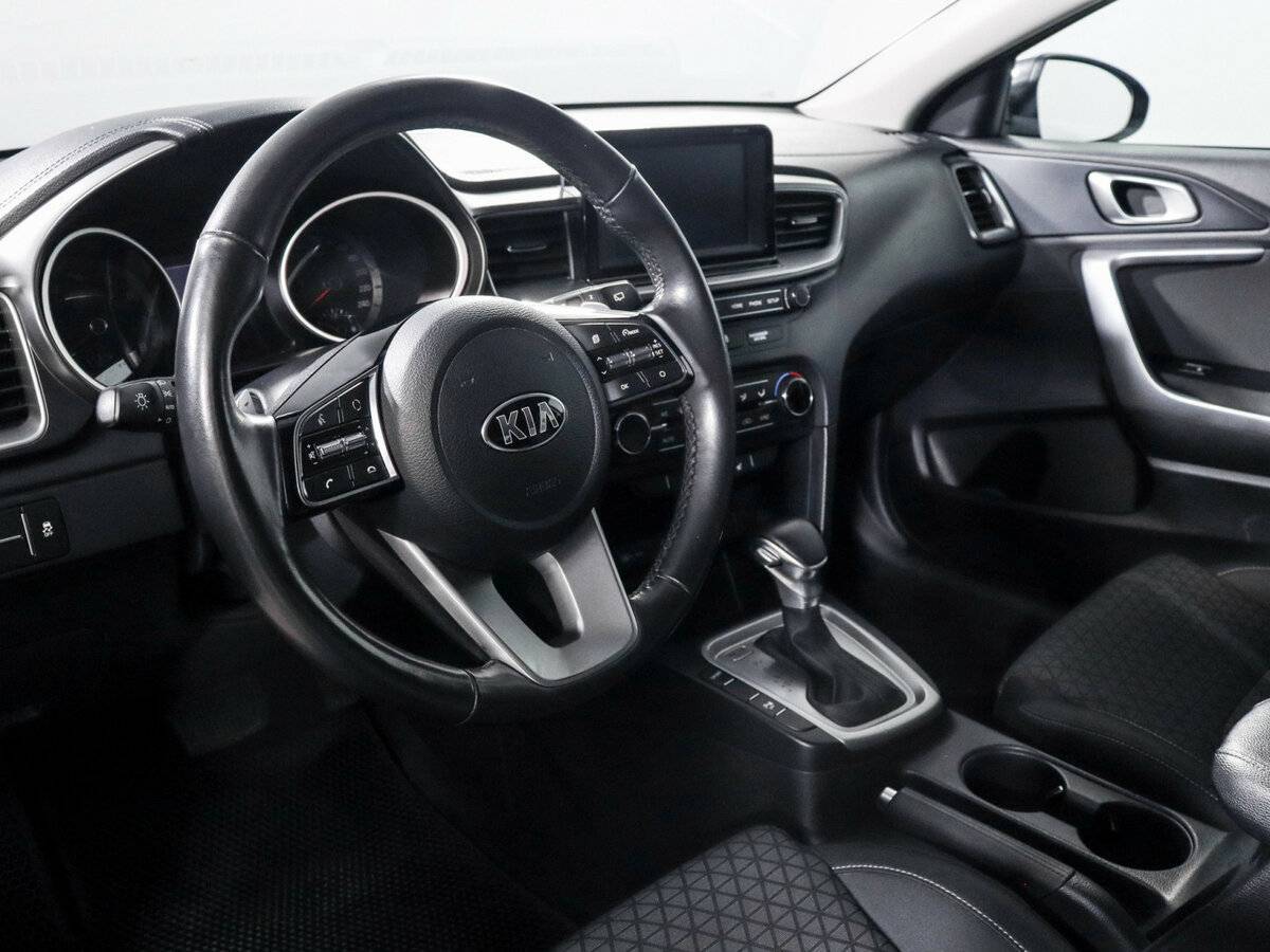 Купить Kia Ceed с пробегом. Фото: #13
