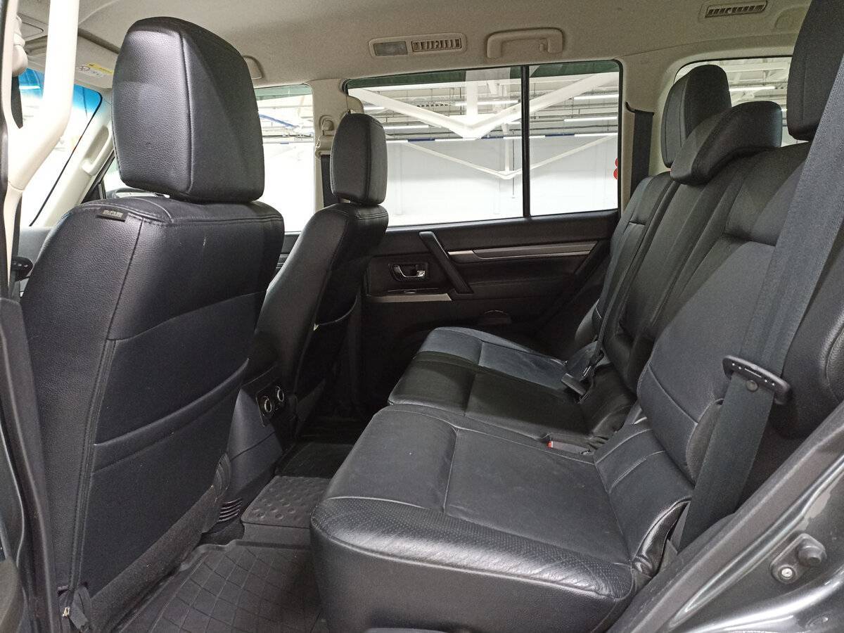 Купить Mitsubishi Pajero с пробегом. Фото: #11
