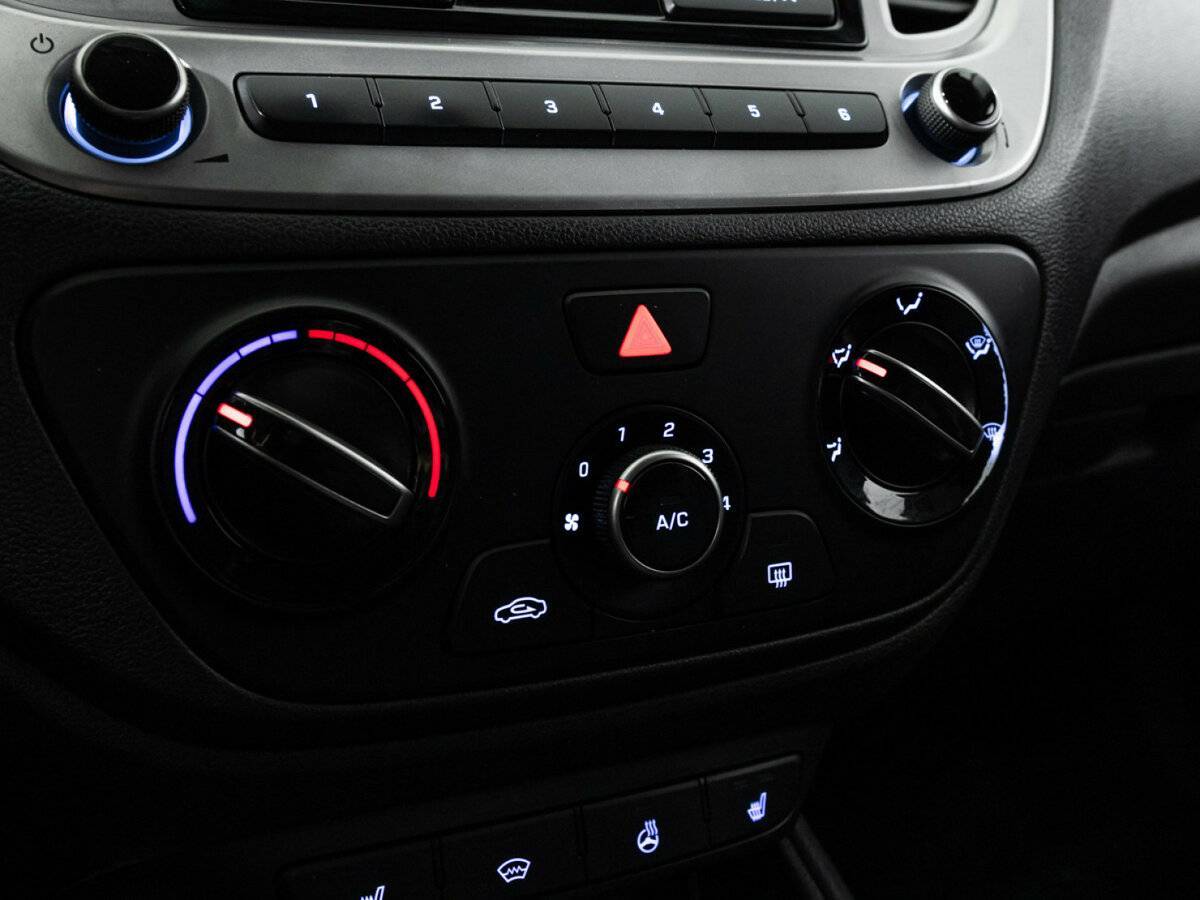 Купить Hyundai Solaris с пробегом. Фото: #14