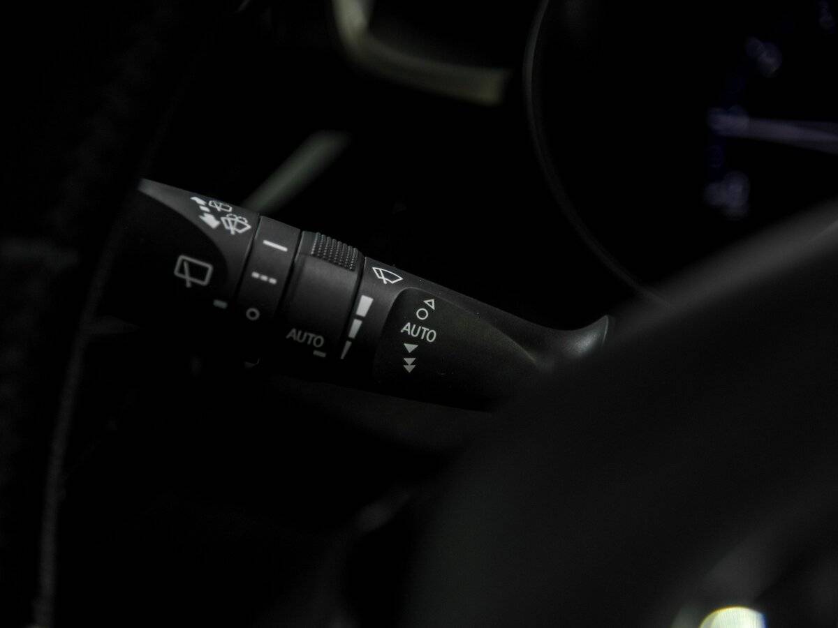 Купить Toyota C-HR с пробегом. Фото: #7